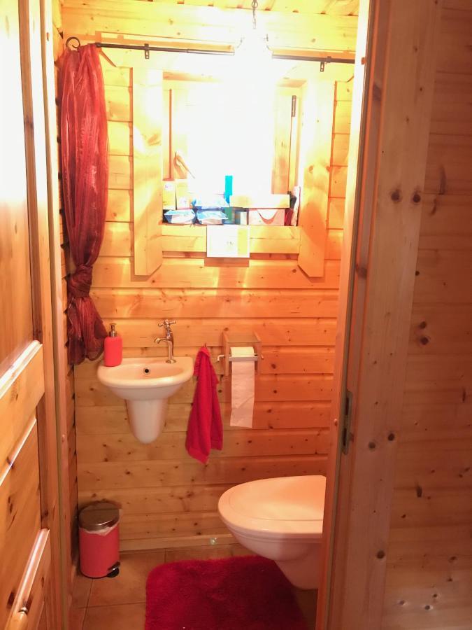 Houten Chalet/Bungalow In Het Bos, Sauna, Jacuzzi Meijel Exteriér fotografie